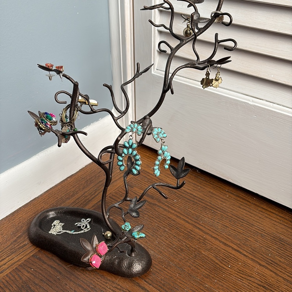 Jewelry stand Elegant Bronze Tree Sculpture - Picture 10 of 10